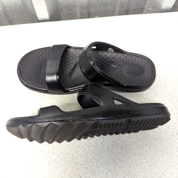 Spenco Black Slides - Picture 2 of 4